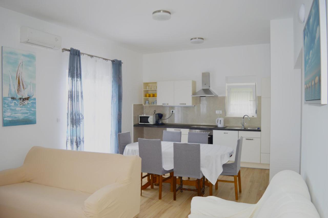 פודסטראנה Apartments Vinka מראה חיצוני תמונה