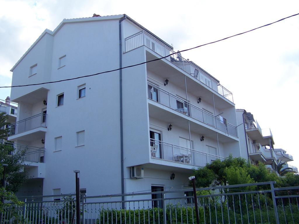 פודסטראנה Apartments Vinka מראה חיצוני תמונה