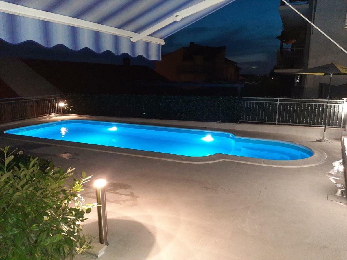 פודסטראנה Apartments Vinka מראה חיצוני תמונה