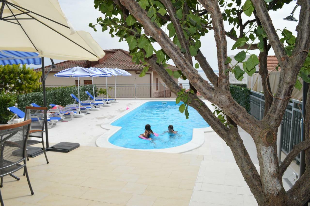 פודסטראנה Apartments Vinka מראה חיצוני תמונה